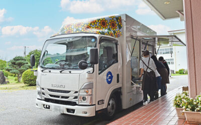移動図書館「ふれあい号」 阿南町立図書館