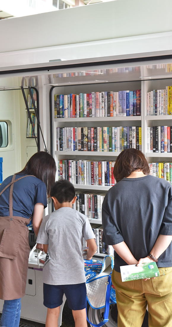 移動図書館「ふれあい号」 阿南町立図書館